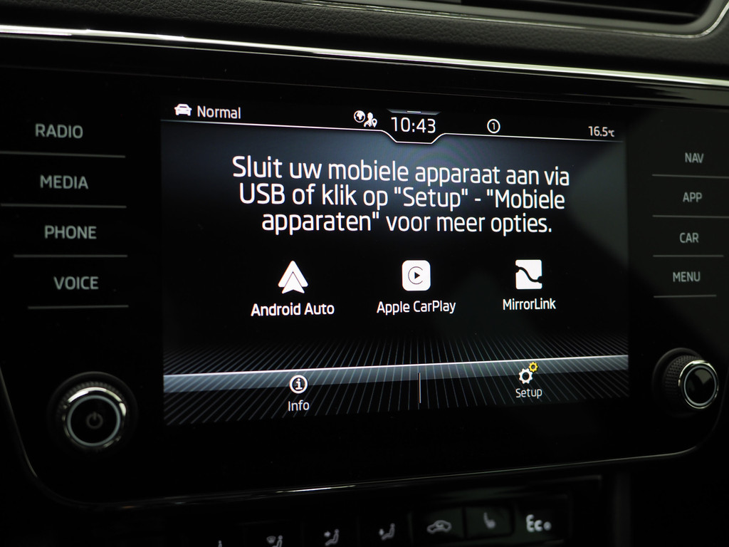 Škoda Superb Combi 1.4 TSI iV Sportline 28