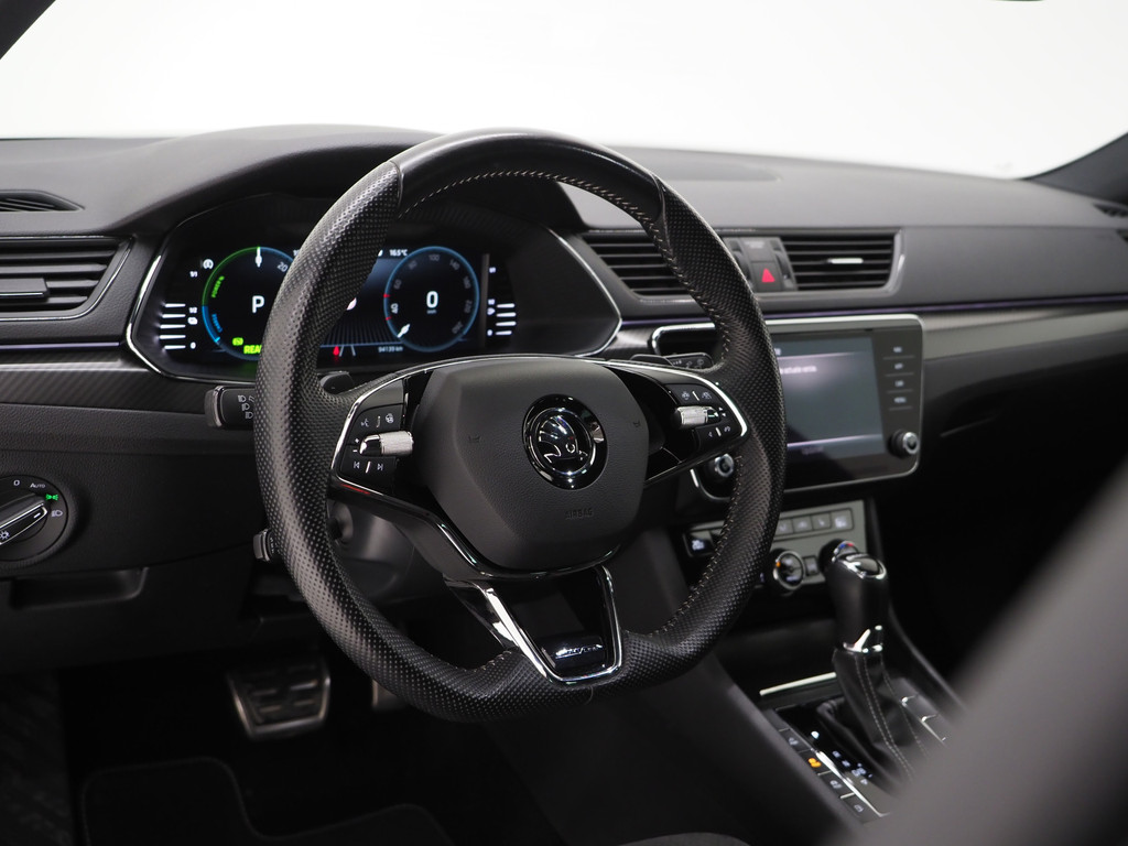 Škoda Superb Combi 1.4 TSI iV Sportline 57