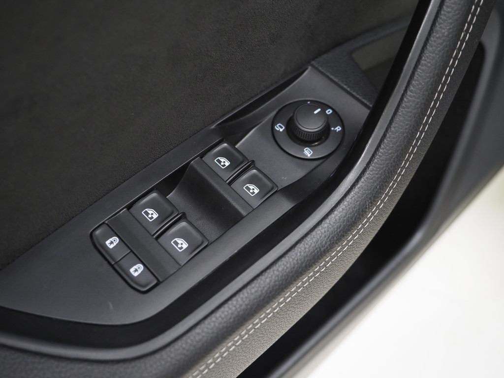 Škoda Superb Combi 1.4 TSI iV Sportline 58