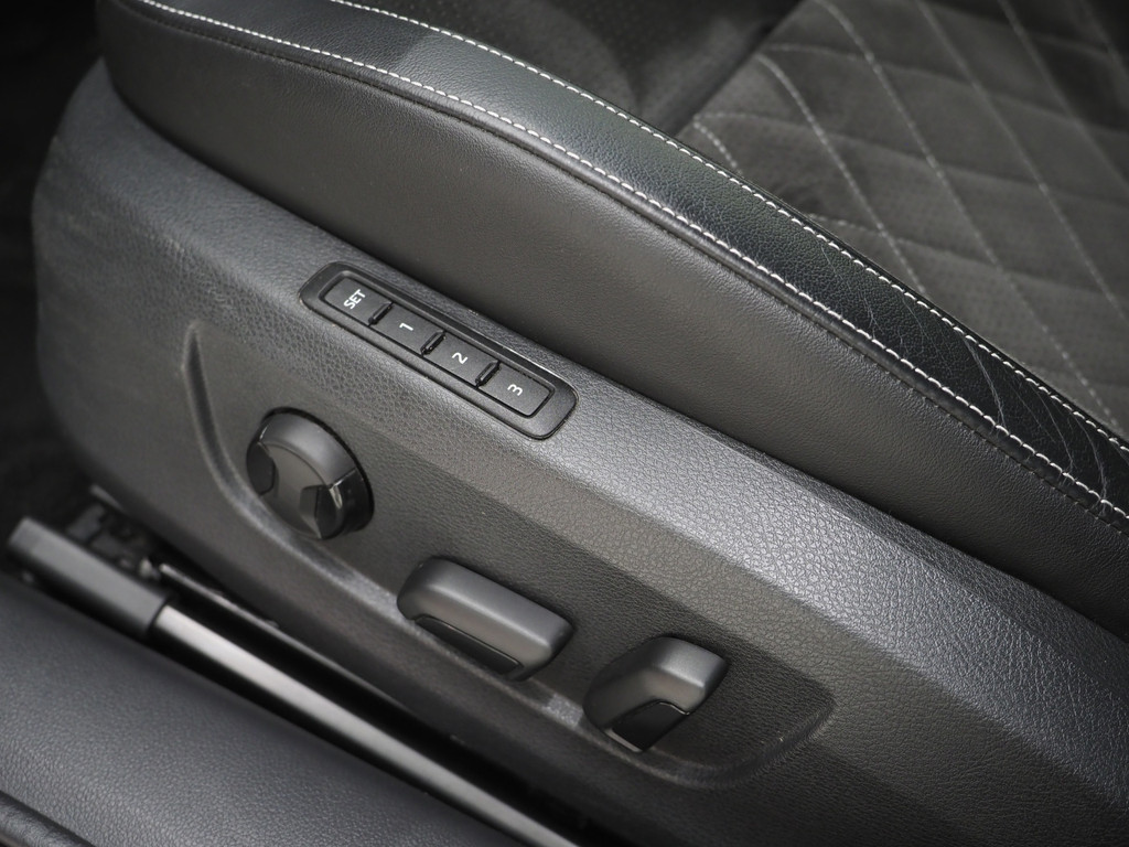 Škoda Superb Combi 1.4 TSI iV Sportline 59