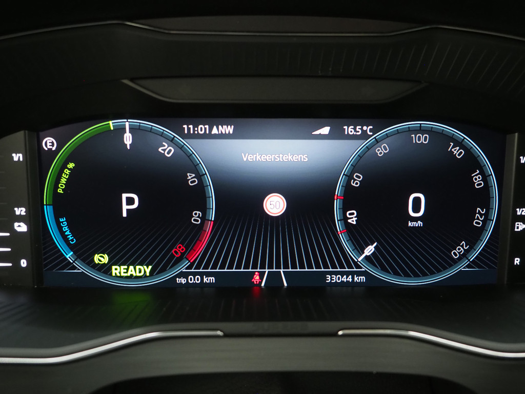 Škoda Superb Combi 1.4 TSI iV 218PK Style 25