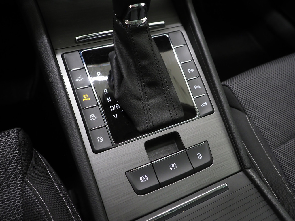 Škoda Superb Combi 1.4 TSI iV 218PK Style 73