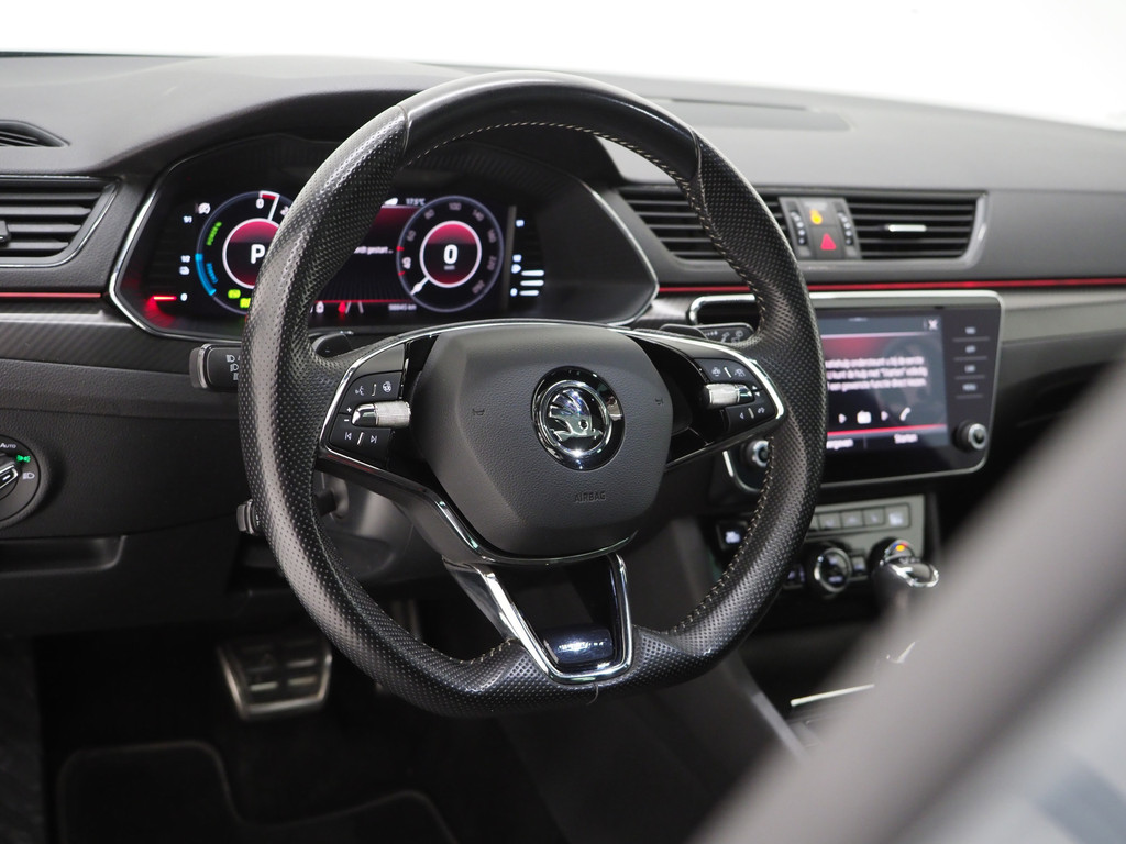 Škoda Superb Combi 1.4 TSI iV Sportline 17