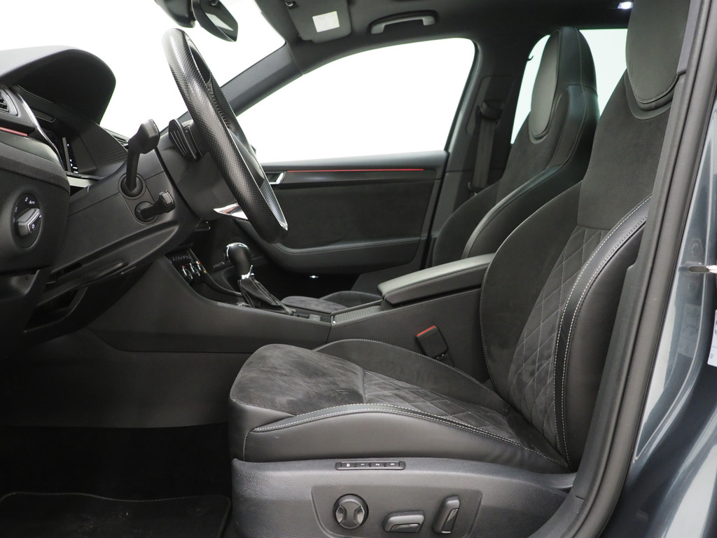 Škoda Superb Combi 1.4 TSI iV Sportline 59