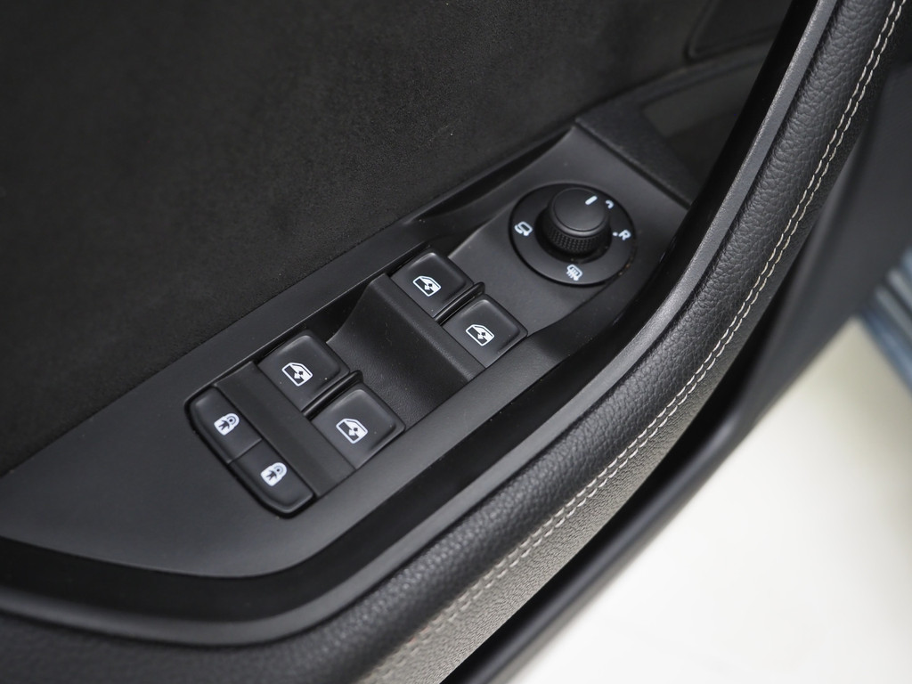 Škoda Superb Combi 1.4 TSI iV Sportline 61