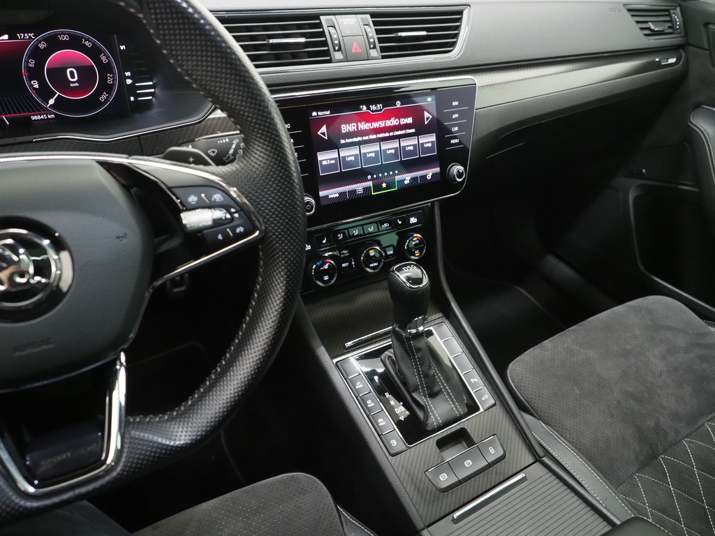 Škoda Superb Combi 1.4 TSI iV Sportline 78