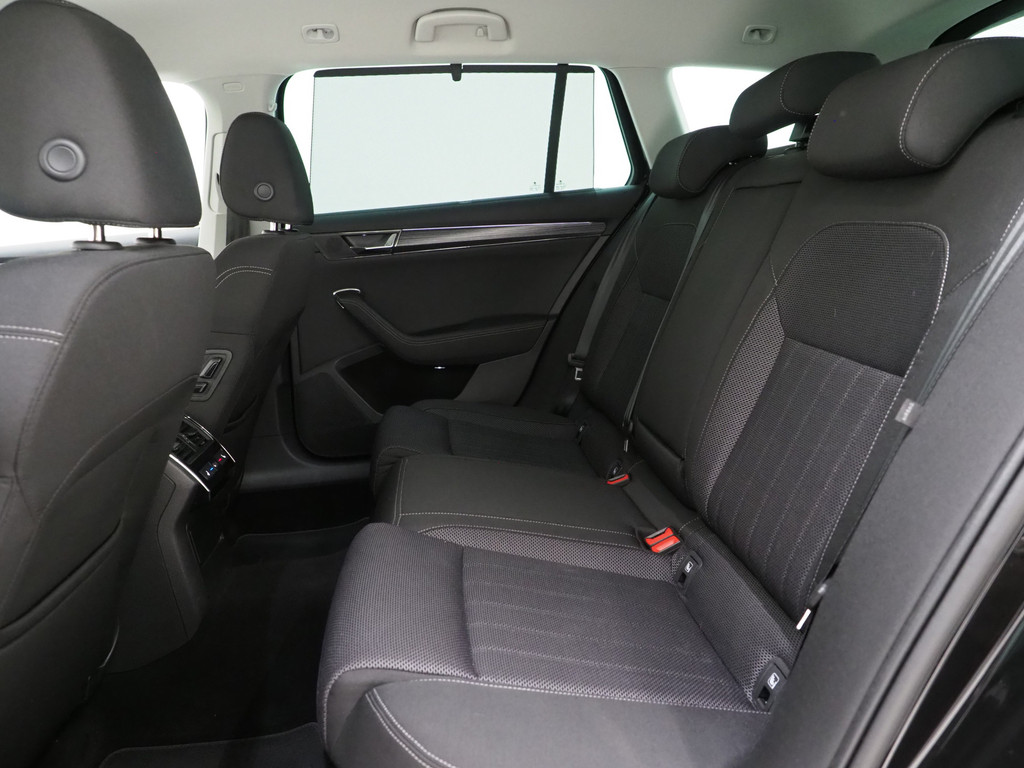 Škoda Superb Combi 1.4 TSI iV 218PK Style 39