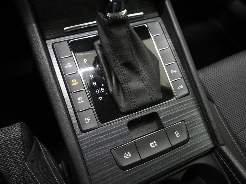 Škoda Superb Combi 1.4 TSI iV 218PK Style 79