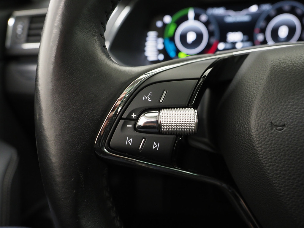 Škoda Superb Combi 1.4 TSI iV 218PK 22