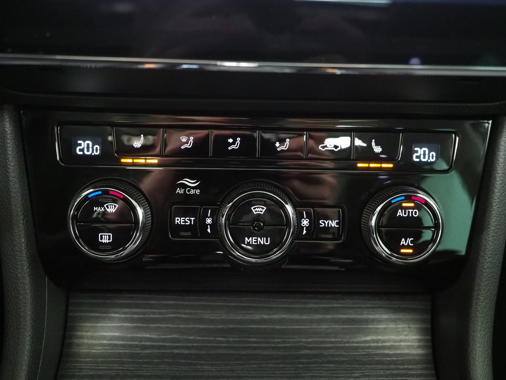 Škoda Superb Combi 1.4 TSI iV 218PK 32