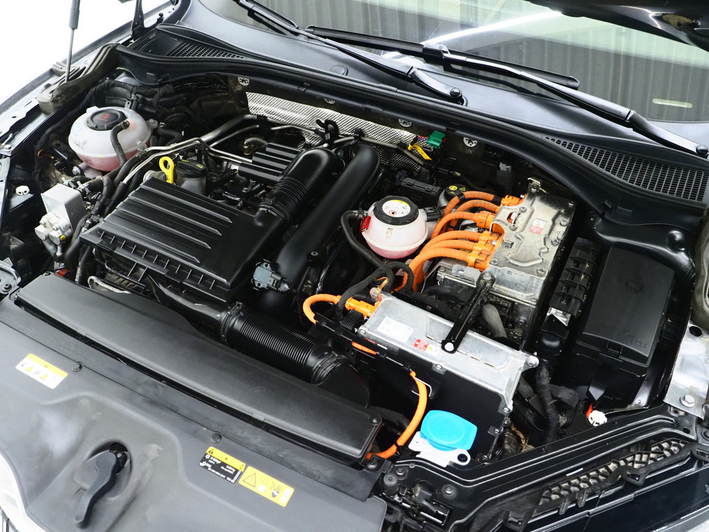 Škoda Superb Combi 1.4 TSI iV 218PK 6