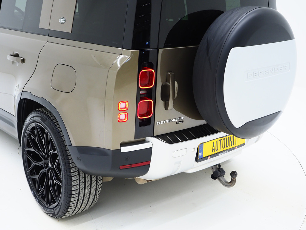 Land Rover Defender 110 2.0 P400e SE 12