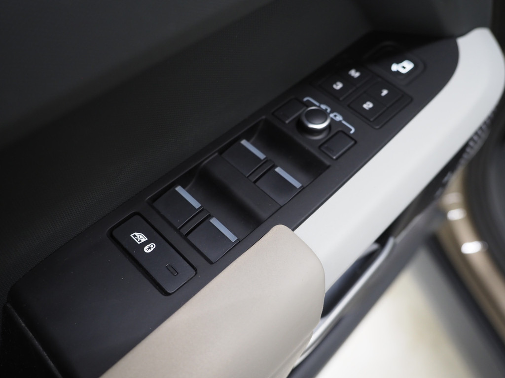 Land Rover Defender 110 2.0 P400e SE 19