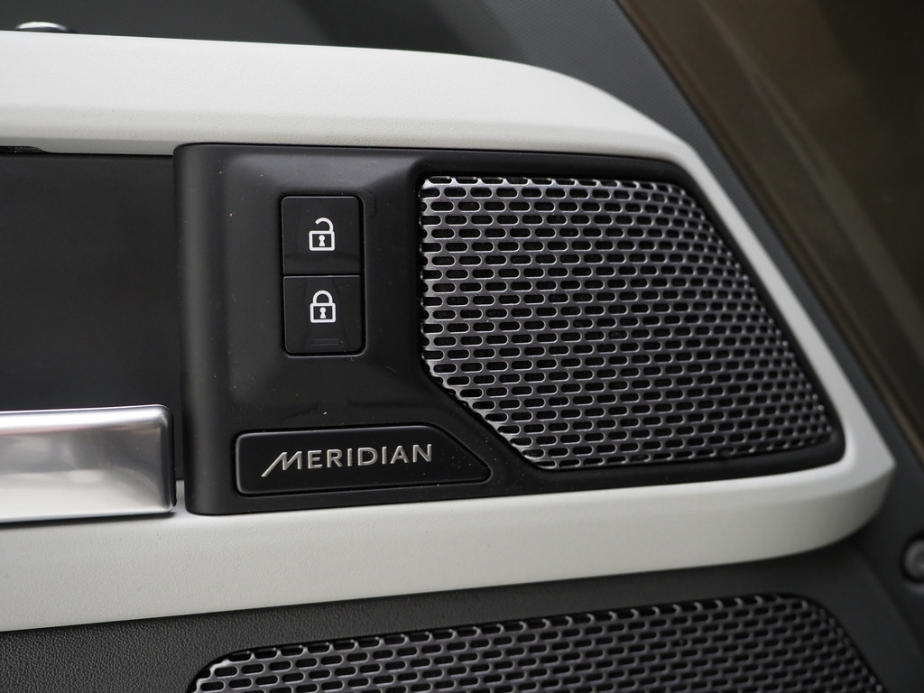 Land Rover Defender 110 2.0 P400e SE 20