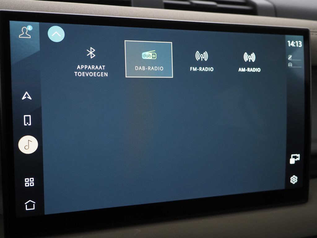 Land Rover Defender 110 2.0 P400e SE 29