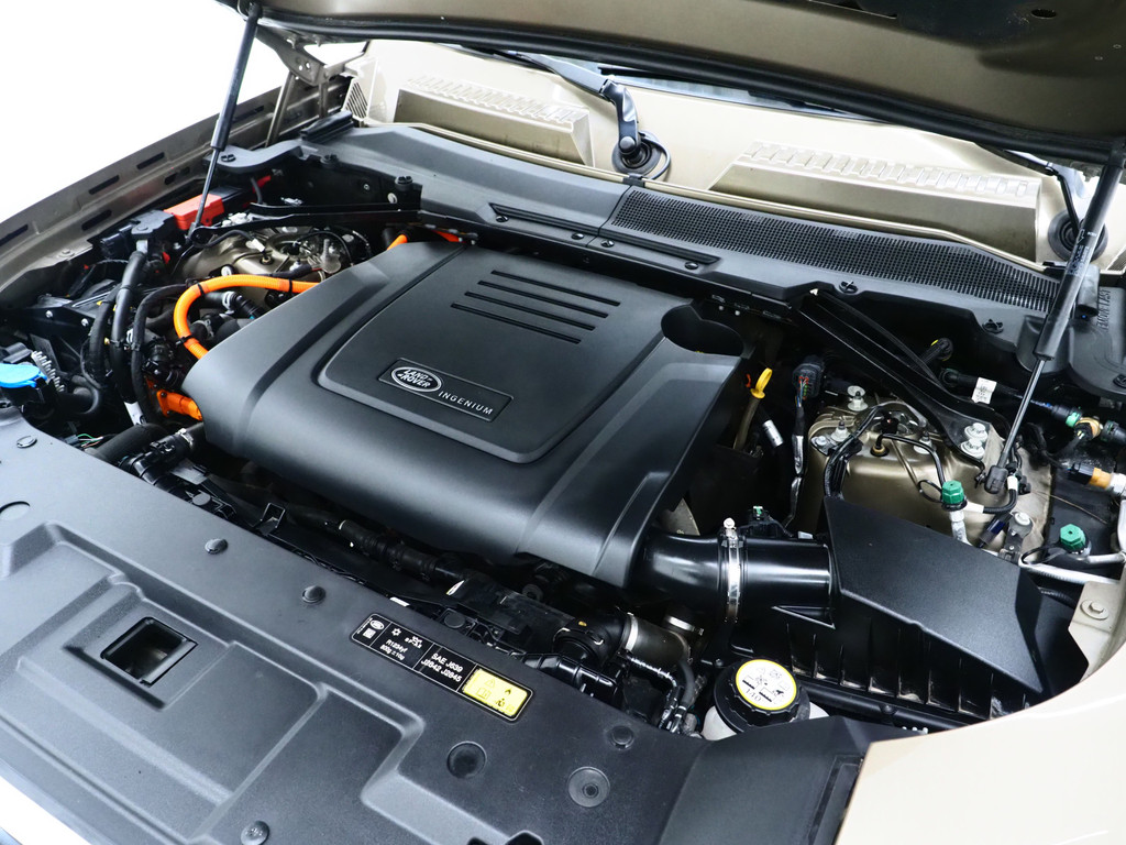 Land Rover Defender 110 2.0 P400e SE 6