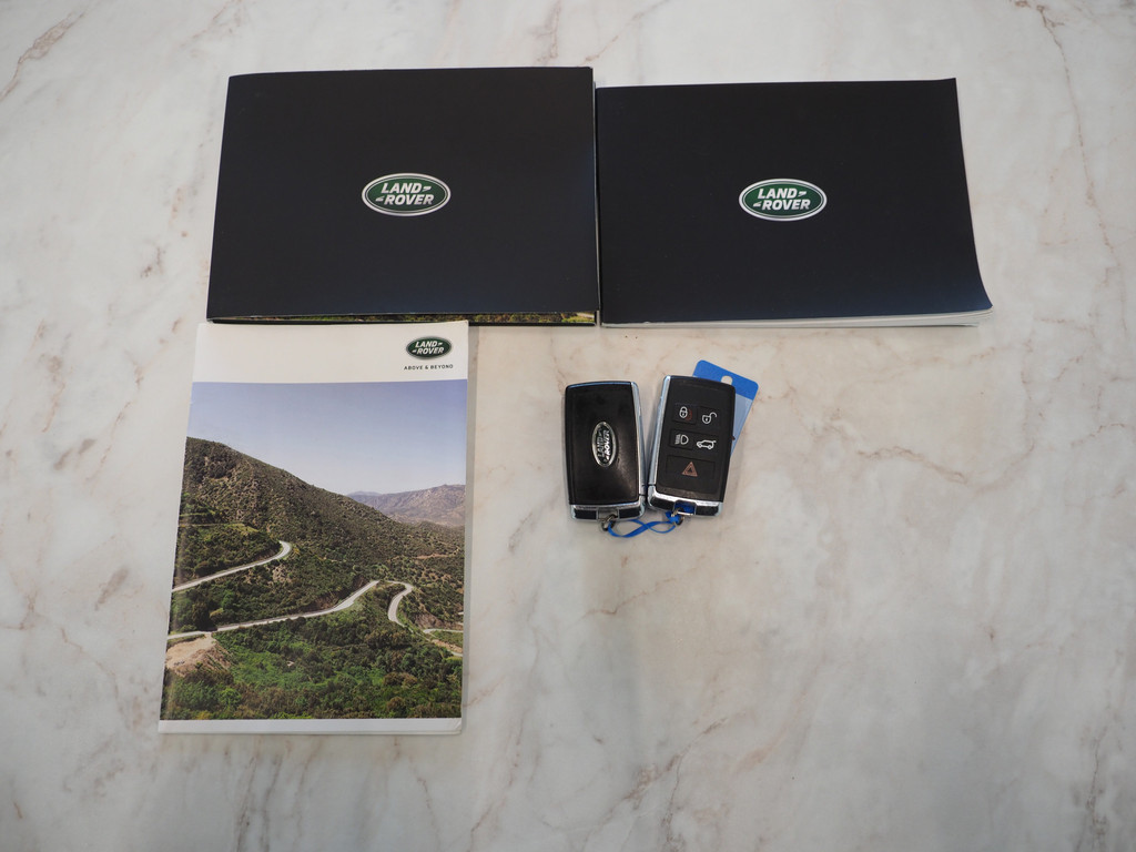 Land Rover Defender 110 2.0 P400e SE 7