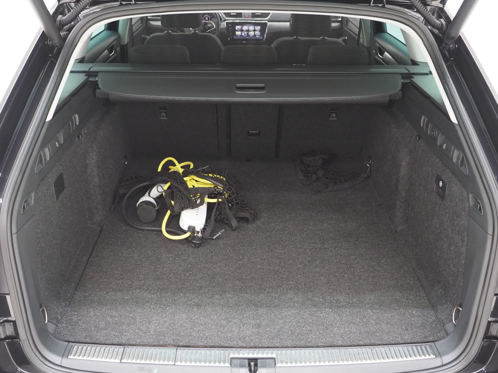 Škoda Superb Combi 1.4 TSI iV 218PK Style 39