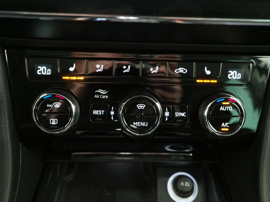 Škoda Superb Combi 1.4 TSI iV 218PK Style 76