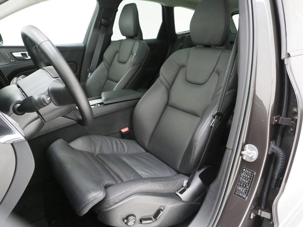 Volvo XC60 2.0 T6 Plug-in hybrid AWD Ultimate Dark Long Range 3