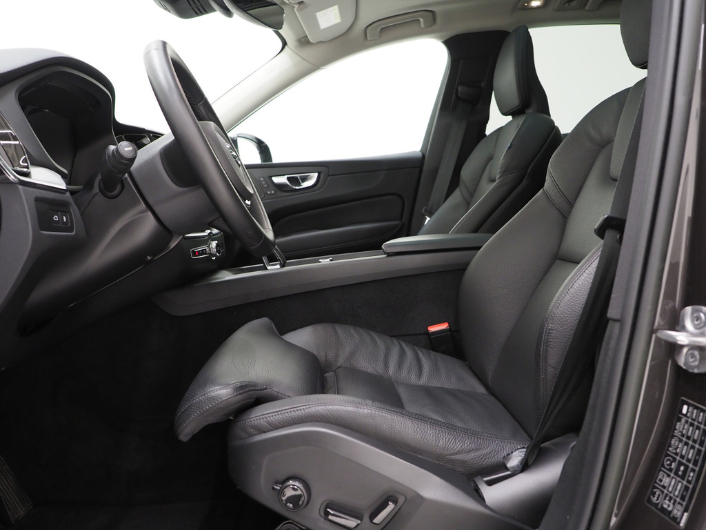 Volvo XC60 2.0 T6 Plug-in hybrid AWD Ultimate Dark Long Range 61