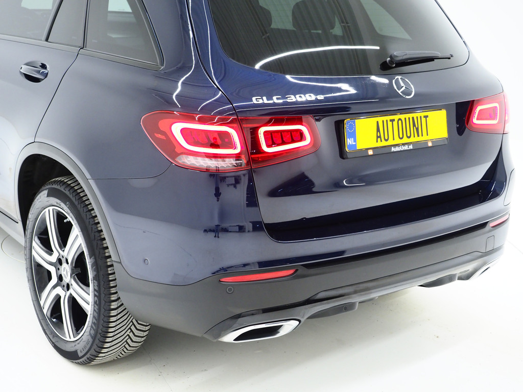 Mercedes-Benz GLC 300e 4MATIC Premium 13