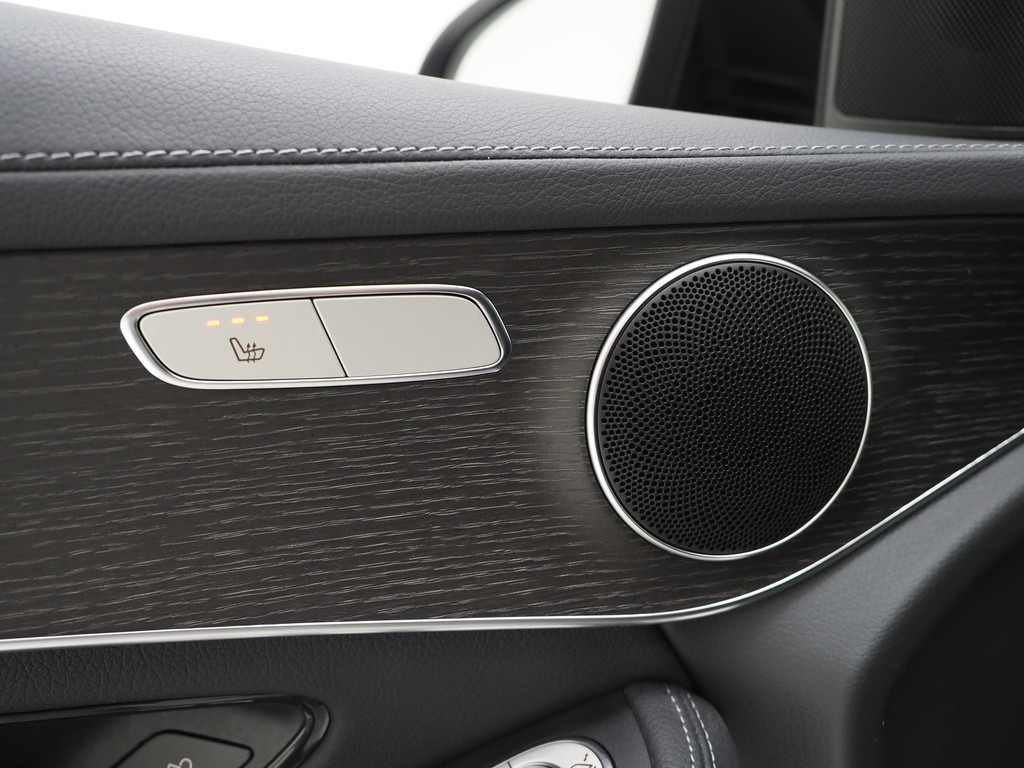 Mercedes-Benz GLC 300e 4MATIC Premium 17