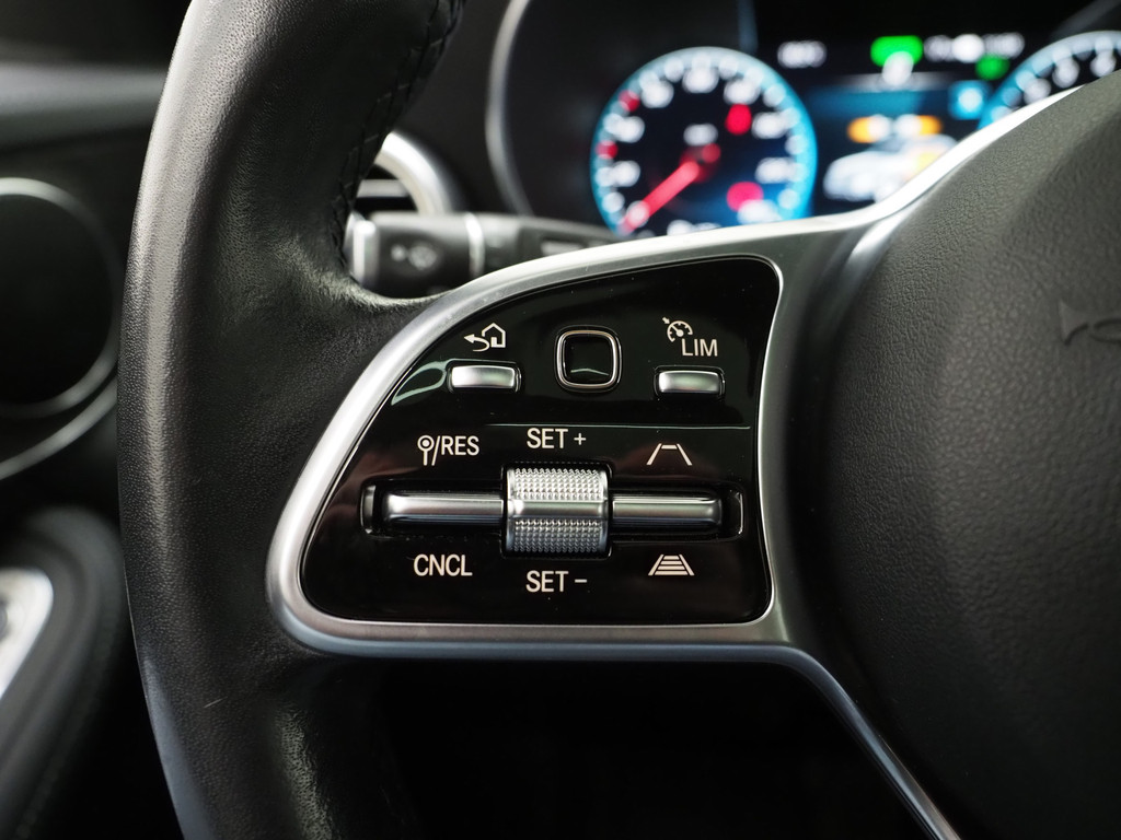 Mercedes-Benz GLC 300e 4MATIC Premium 22