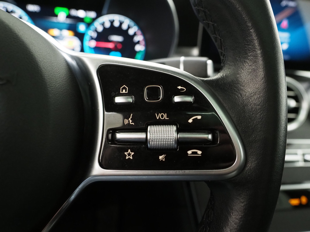 Mercedes-Benz GLC 300e 4MATIC Premium 23