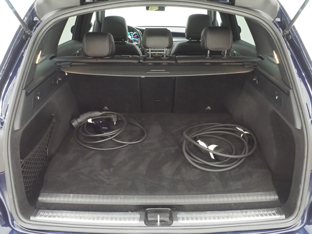 Mercedes-Benz GLC 300e 4MATIC Premium 38