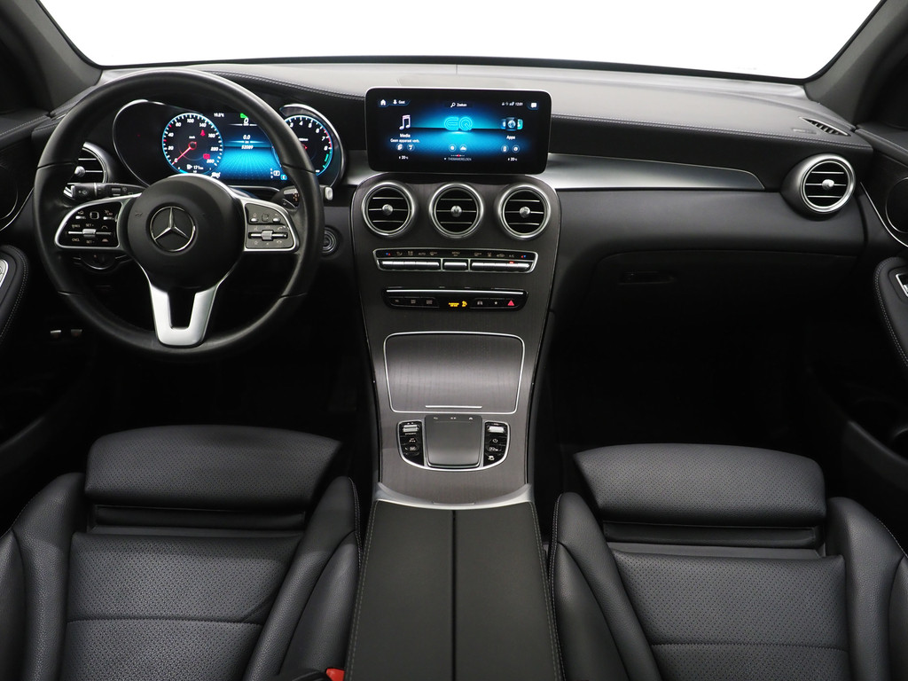 Mercedes-Benz GLC 300e 4MATIC Premium 4