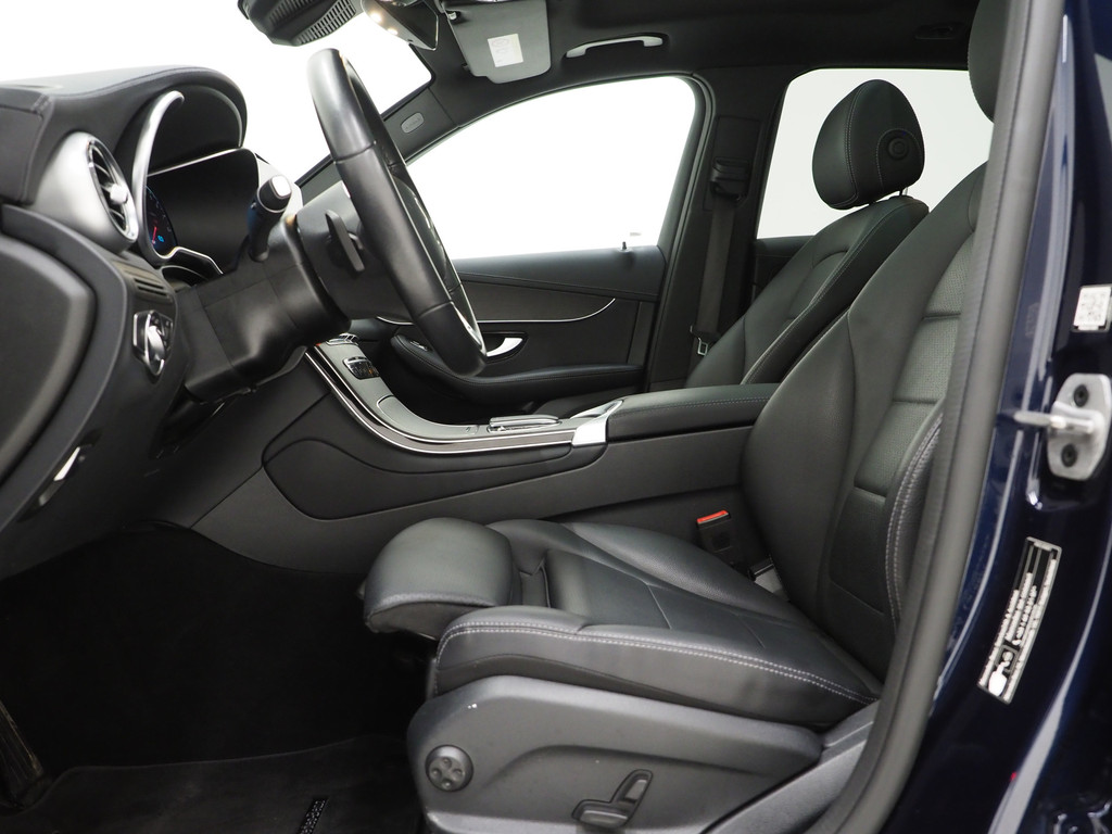 Mercedes-Benz GLC 300e 4MATIC Premium 57