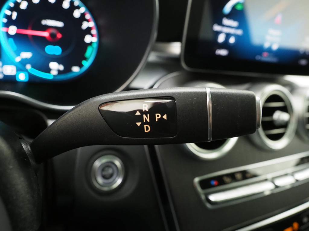 Mercedes-Benz GLC 300e 4MATIC Premium 66