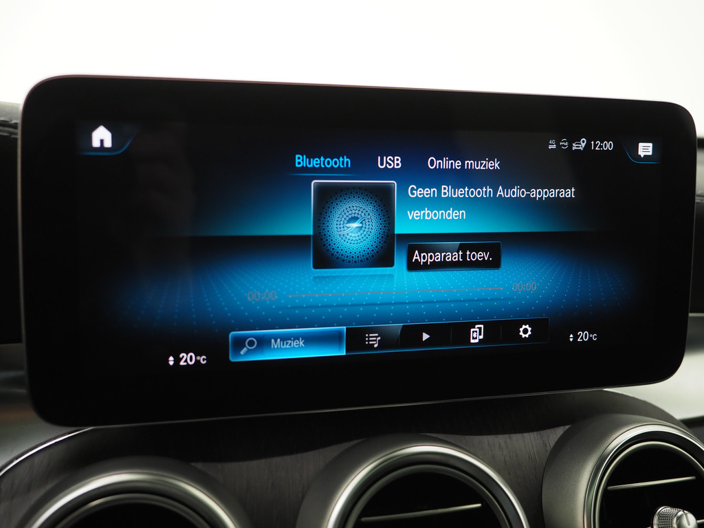 Mercedes-Benz GLC 300e 4MATIC Premium 71