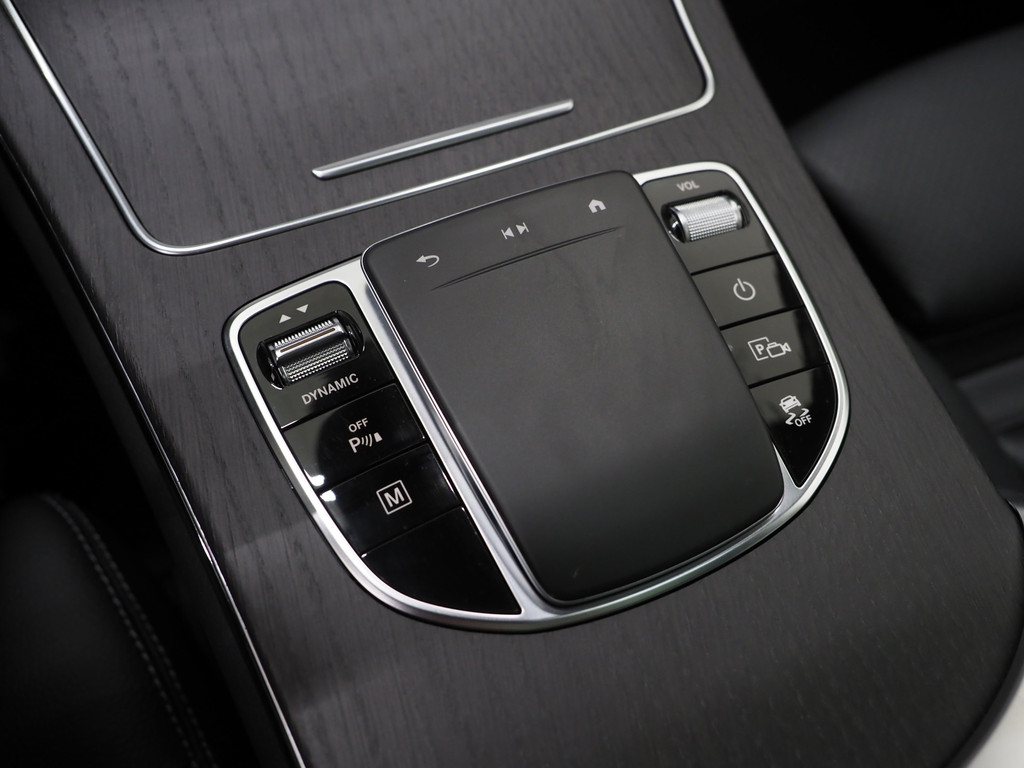 Mercedes-Benz GLC 300e 4MATIC Premium 75