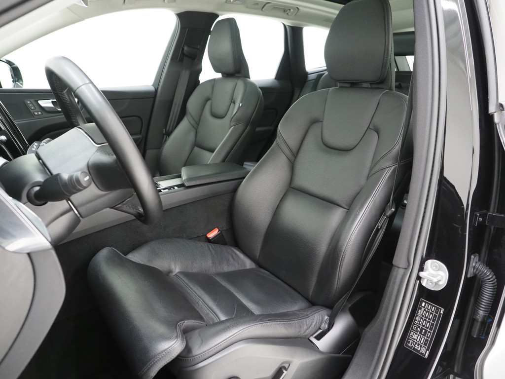 Volvo XC60 2.0 T6 Plug-in hybrid AWD Plus Dark Long Range 3