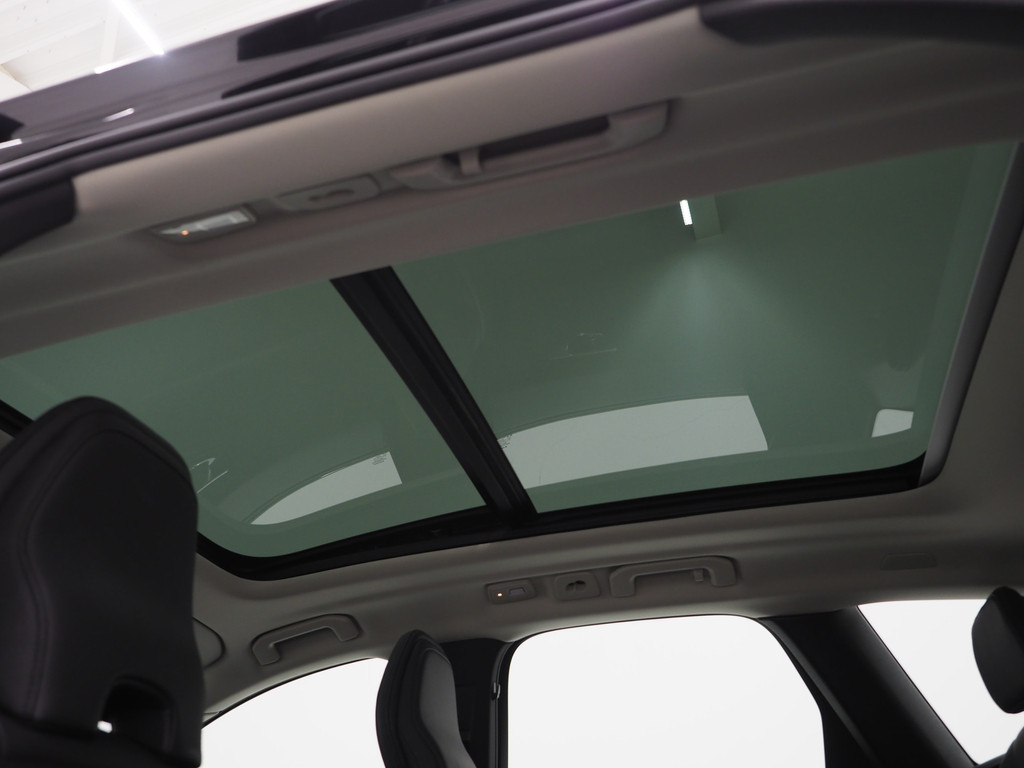 Volvo XC60 2.0 T6 Plug-in hybrid AWD Plus Dark Long Range 37