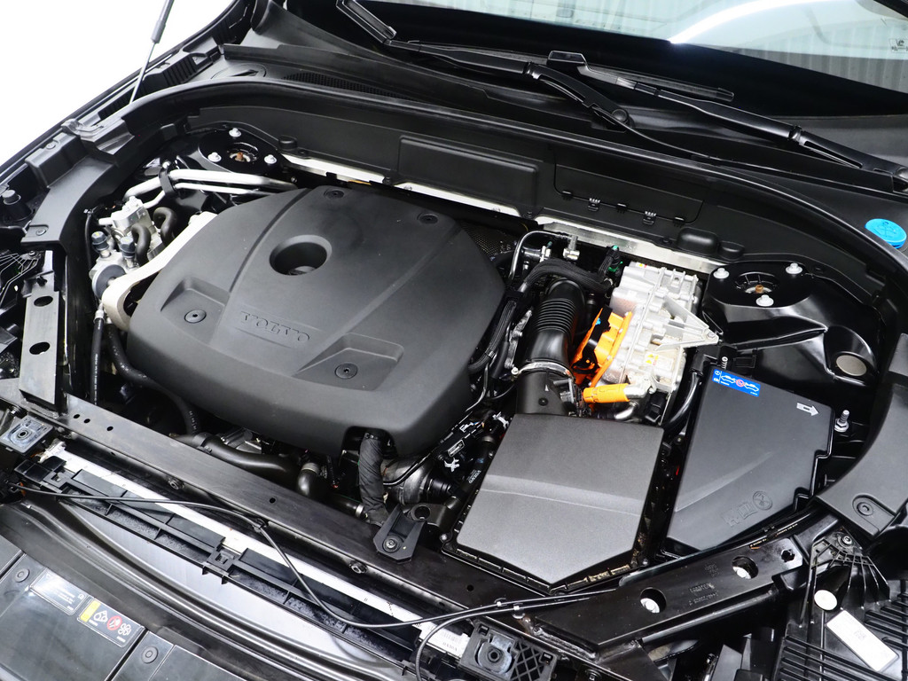 Volvo XC60 2.0 T6 Plug-in hybrid AWD Plus Dark Long Range 6