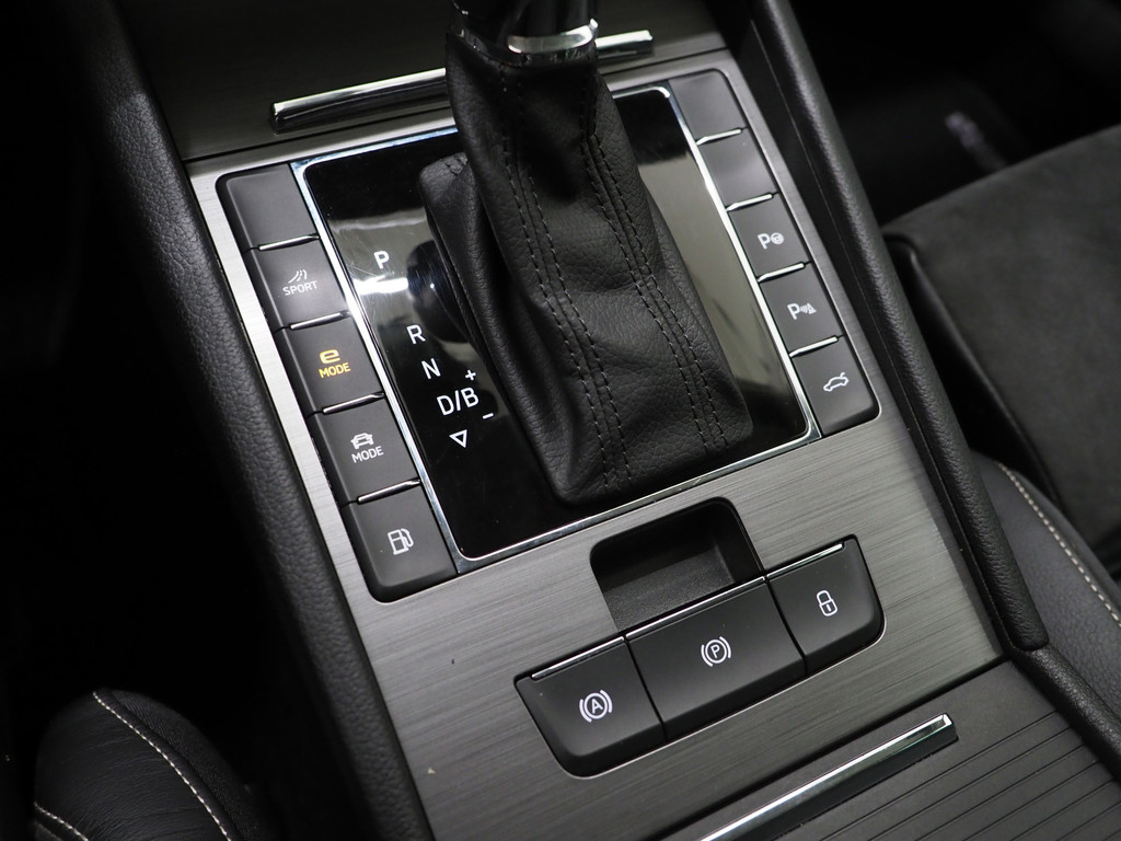 Škoda Superb Combi 1.4 TSI iV 218PK Style 34