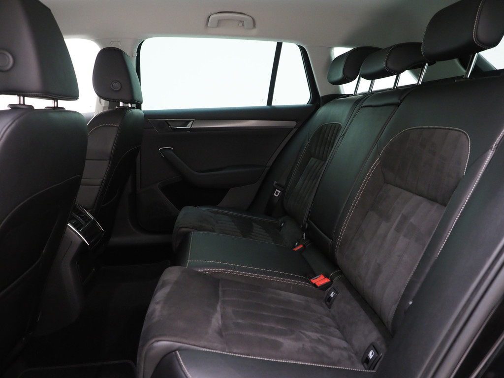 Škoda Superb Combi 1.4 TSI iV 218PK Style 79