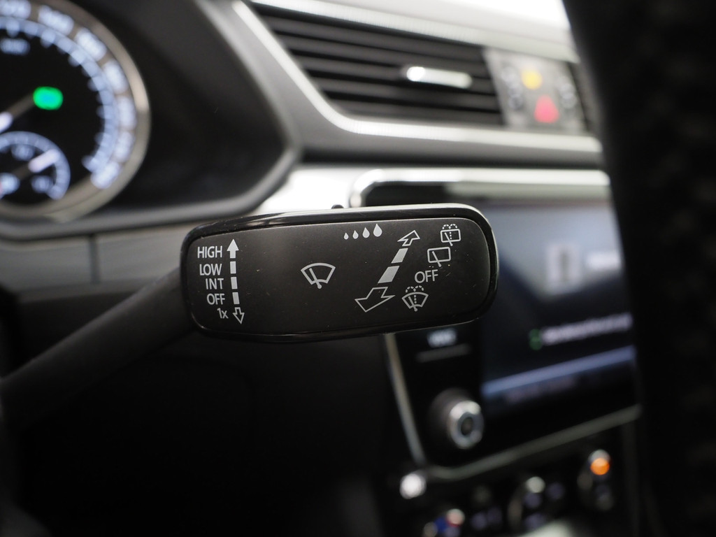 Škoda Superb Combi 1.4 TSI iV 218PK 22