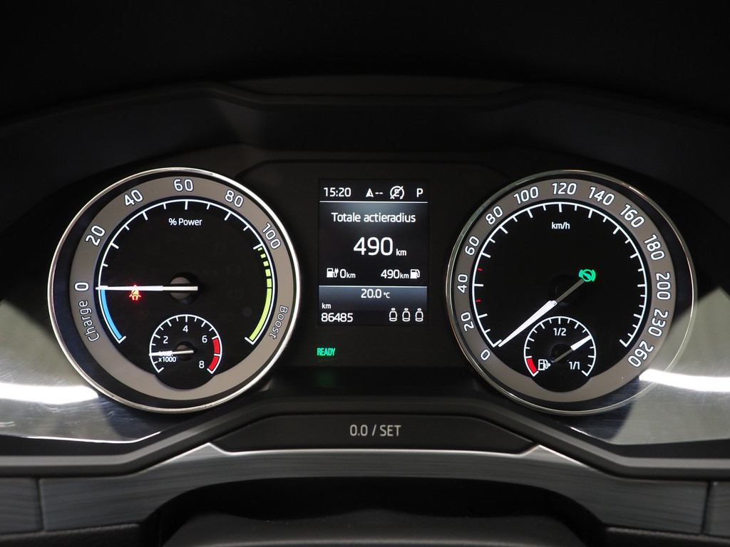 Škoda Superb Combi 1.4 TSI iV 218PK 23