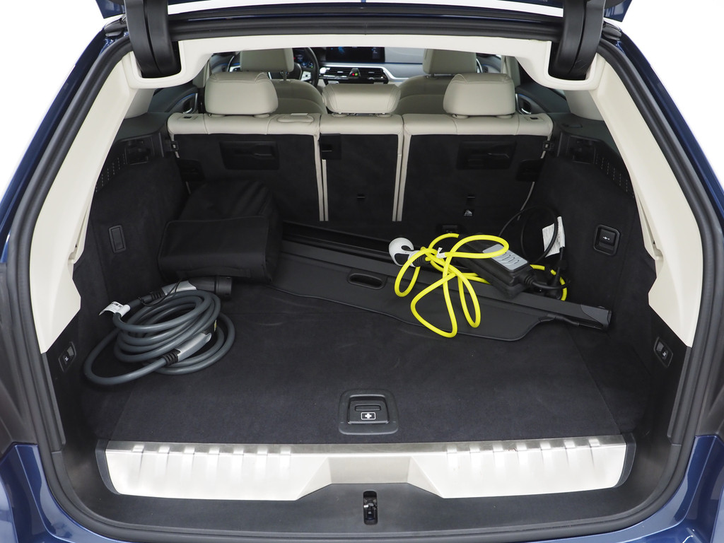 BMW 5 Serie Touring 530e xDrive Shadow 39