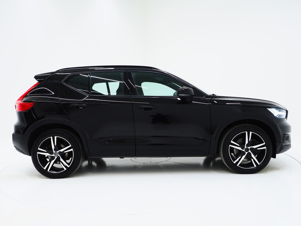 Volvo XC40 1.5 T5 Recharge R-Design Full Black 11