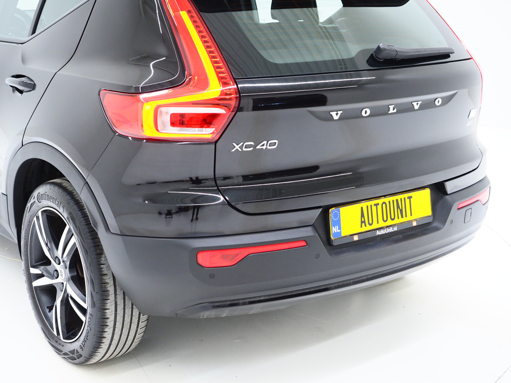 Volvo XC40 1.5 T5 Recharge R-Design Full Black 15