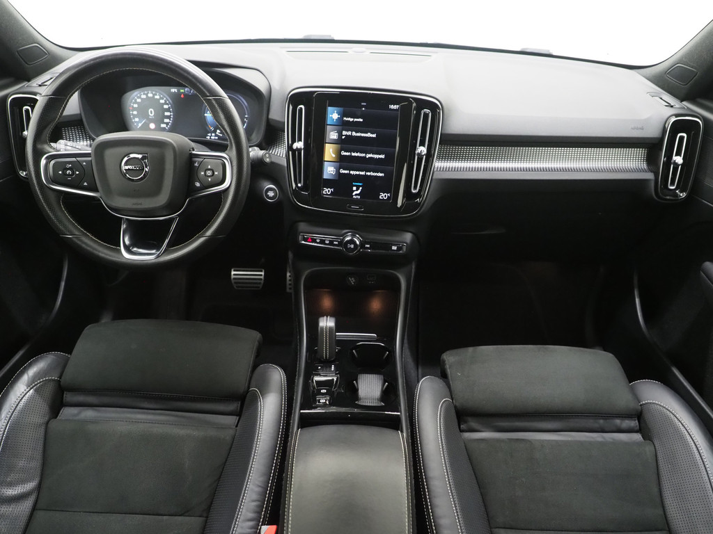 Volvo XC40 1.5 T5 Recharge R-Design Full Black 42