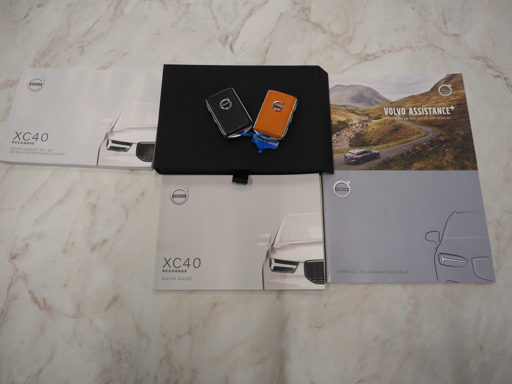 Volvo XC40 1.5 T5 Recharge R-Design Full Black 45