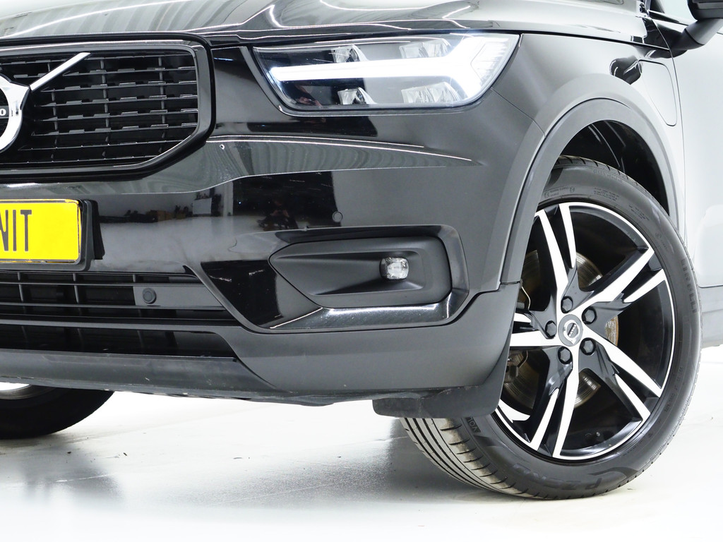 Volvo XC40 1.5 T5 Recharge R-Design Full Black 5