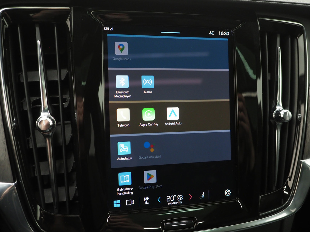 Volvo V90 2.0 T8 Recharge AWD Inscription 33