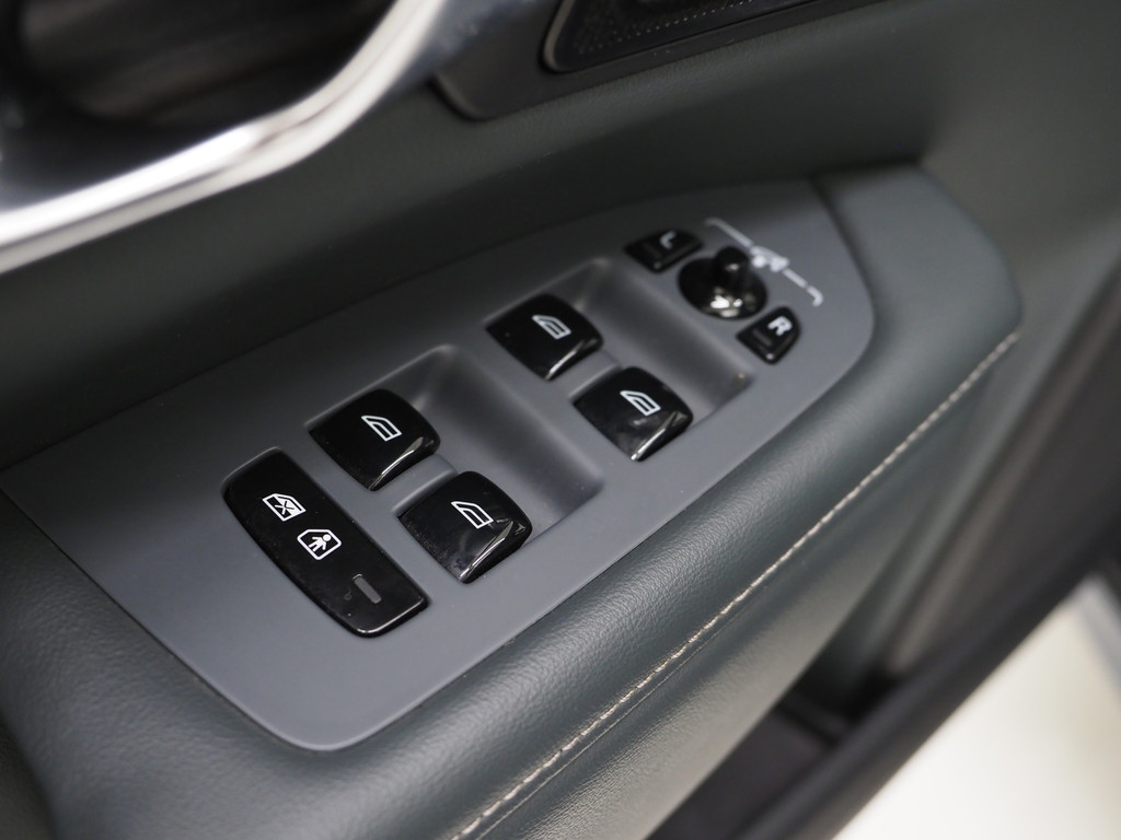 Volvo V90 2.0 T8 Recharge AWD Inscription 65